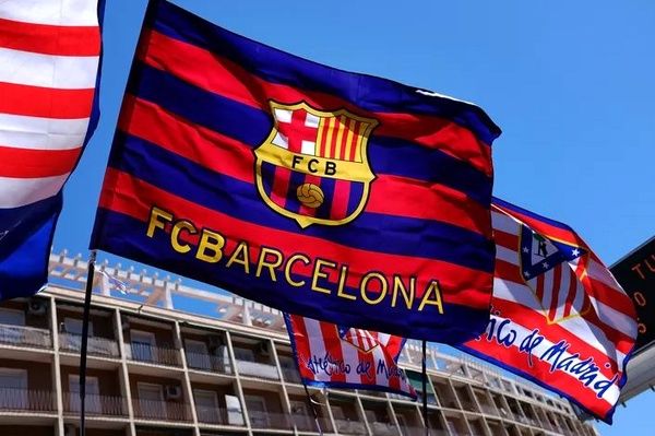 مشارکت باشگاه فوتبال بارسلونا برای ساخت یک گوشی موبایل! 