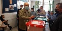 صالحی رای خود را به صندوق انداخت+ عکس
