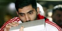 بازیکن مذهبی تیم پرسپولیس به همراه همسرش