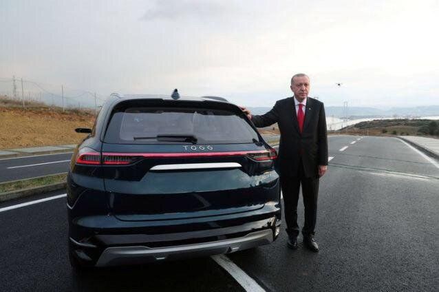 فیلم | رانندگی اردوغان با نخستین خودروی ملی ترکیه