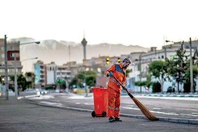 بودجه استخدام پاکبان ایرانی به جای مهاجران افغان از سوی شهرداری تهران تامین شد؟