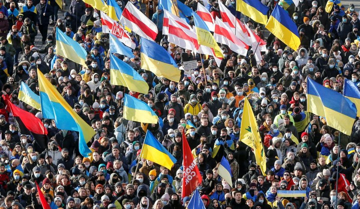 تظاهرات مردم در اوکراین/ برای استقلال بجنگیم/ شعار اوکراین باشکوه سر داده شد+ تصاویر
