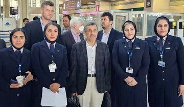 فوری/احمدی نژاد گذرنامه اش را پس گرفت؛ مجوز سفر گرفت!