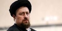 قرآن‌خوانی سیدحسن خمینی بر مزار پدر همسرش+ عکس
