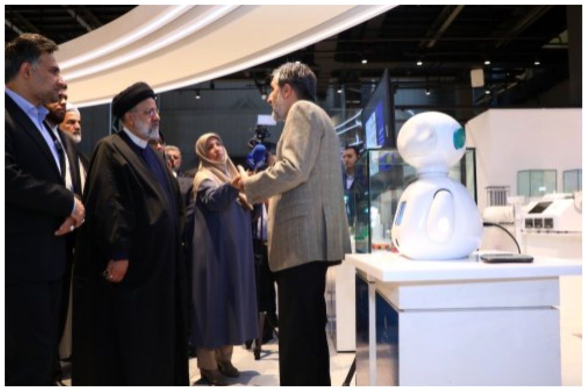 رئیسی از نمایشگاه خانه نوآوری و فناوری ایران بازدید کرد
