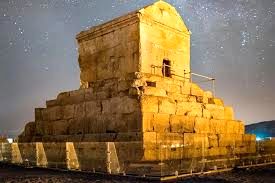 تصاویری دیدنی از داخل آرامگاه کوروش که تا به حال ندیده‌اید + عکس