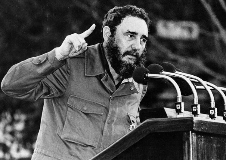 کوبا به سیاست 60 ساله فیدل کاسترو پشت کرد