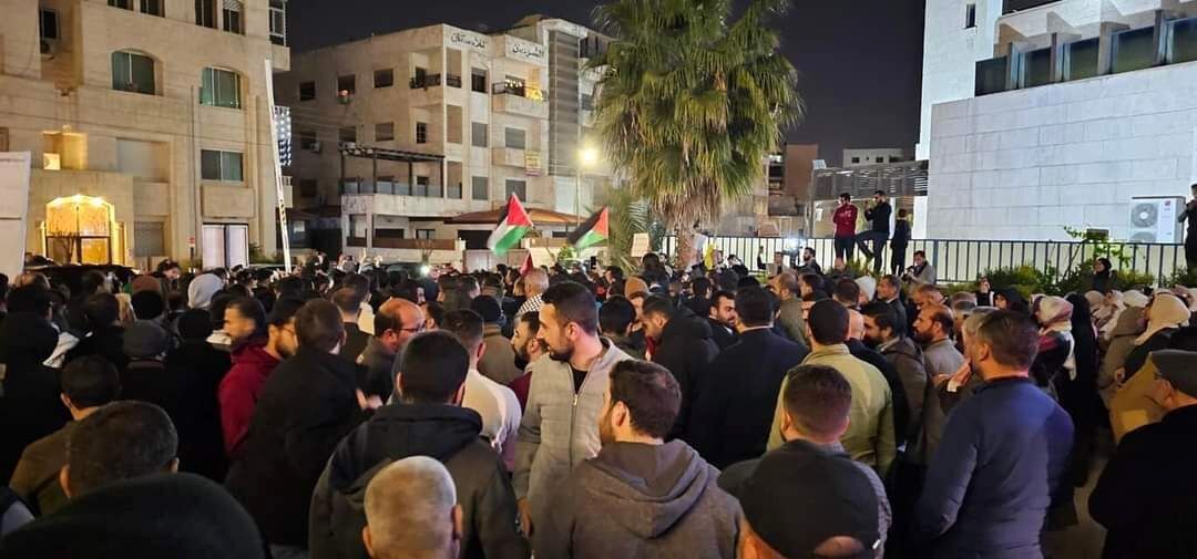 اعتراضات مردم اردن ادامه دارد / مردم  وارد سفارت اسرائیل شدند!