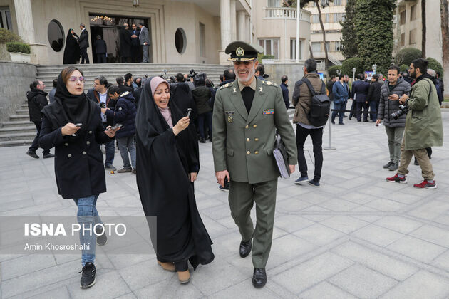 61574860_amin-khosroshahi4-6075