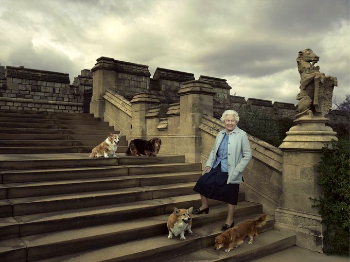 پرتره جنجالی ملکه الیزابت دوم و واکنش های متفاوت به آن+عکس