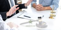 مهم ترین مواردی که از جانب یک وکیل طلاق باید در سال 1403 بدانید + ویژگی های وکیل طلاق