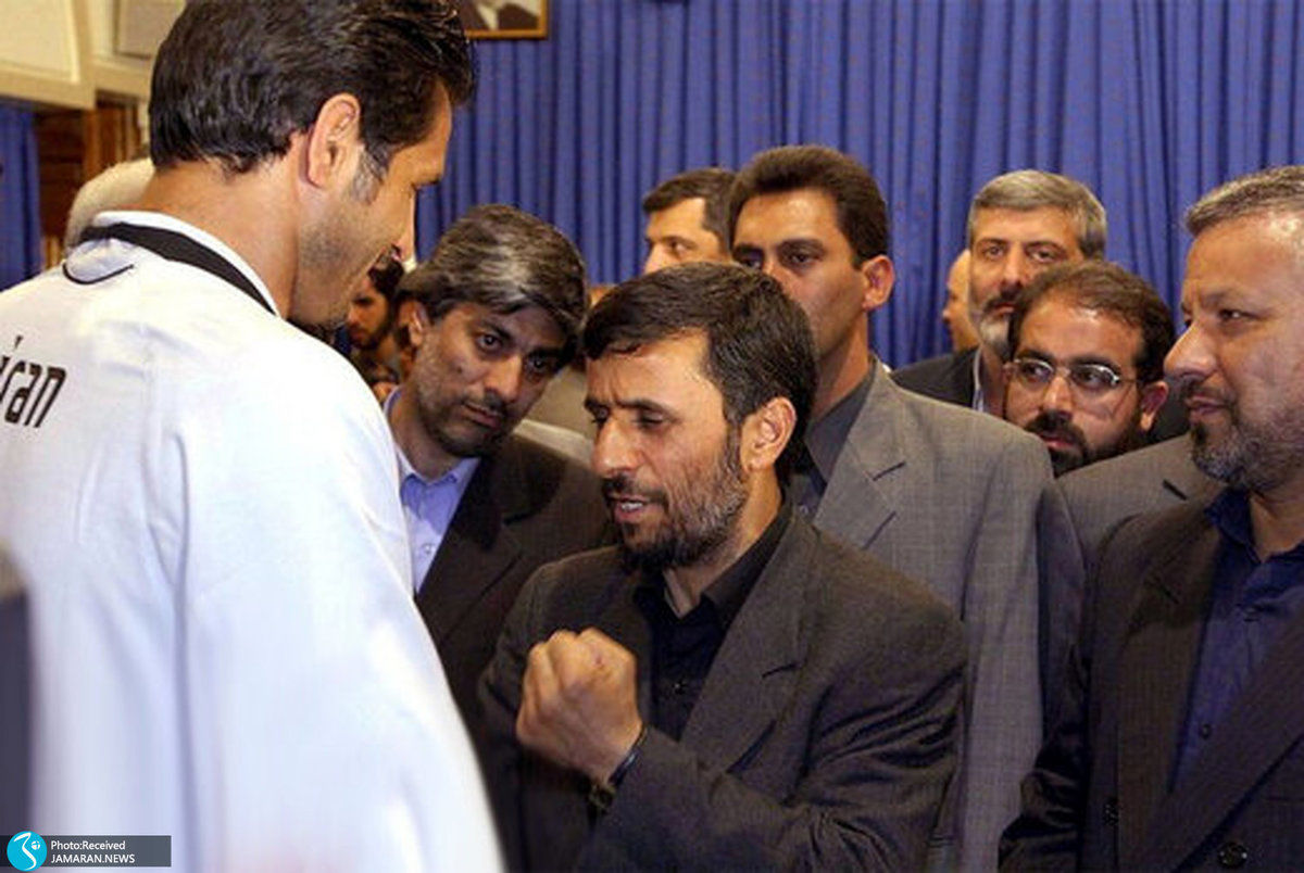 هدیه ویژه محمود احمدی نژاد به علی دایی+ عکس