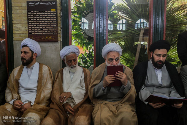 تصاویر مراسم ختم همسر آیت الله علم الهدی