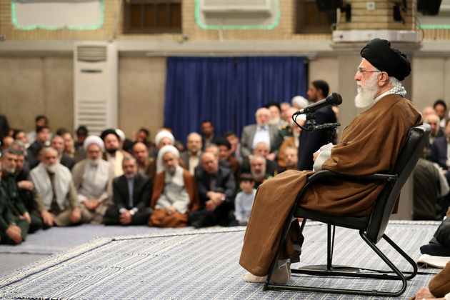 تصاویر دیدار مسئولان نظام، مهمانان کنفرانس وحدت و سفرای کشورهای اسلامی با رهبری