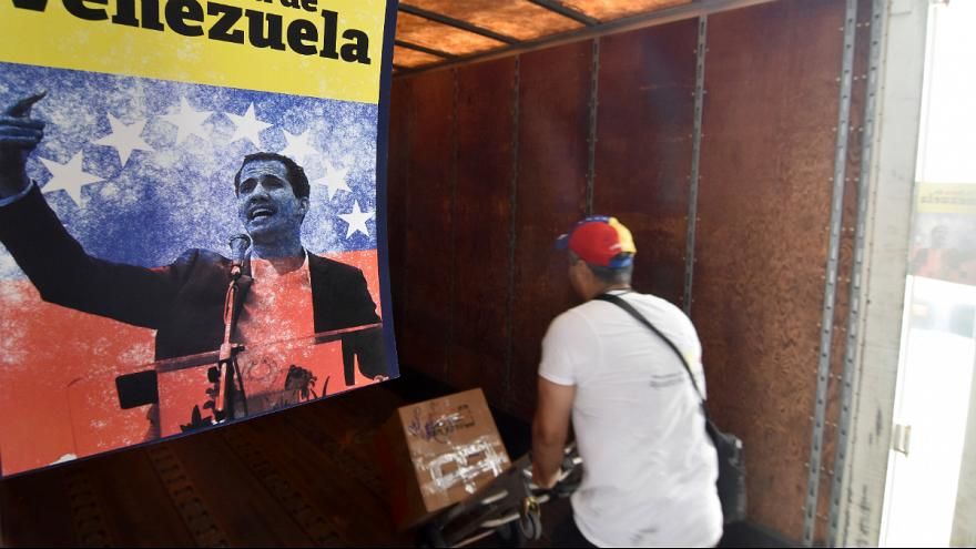 آمریکا: در صورت سقوط رژیم مادورو، به ونزوئلا دلار تزریق می‌کنیم