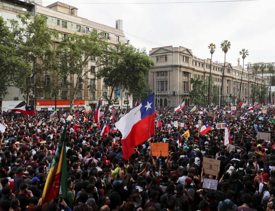 رأی مثبت مردم شیلی به قانون اساسی عصر دیکتاتوری؟ +فیلم
