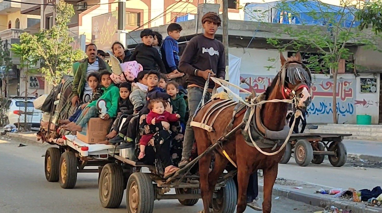 ساکنان غزه خطاب به سران عرب: تکانی به خود دهید و بیرون بیایید!