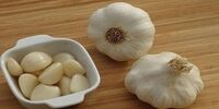 عوارض خطرناک خوردن سیر با شکم خالی!