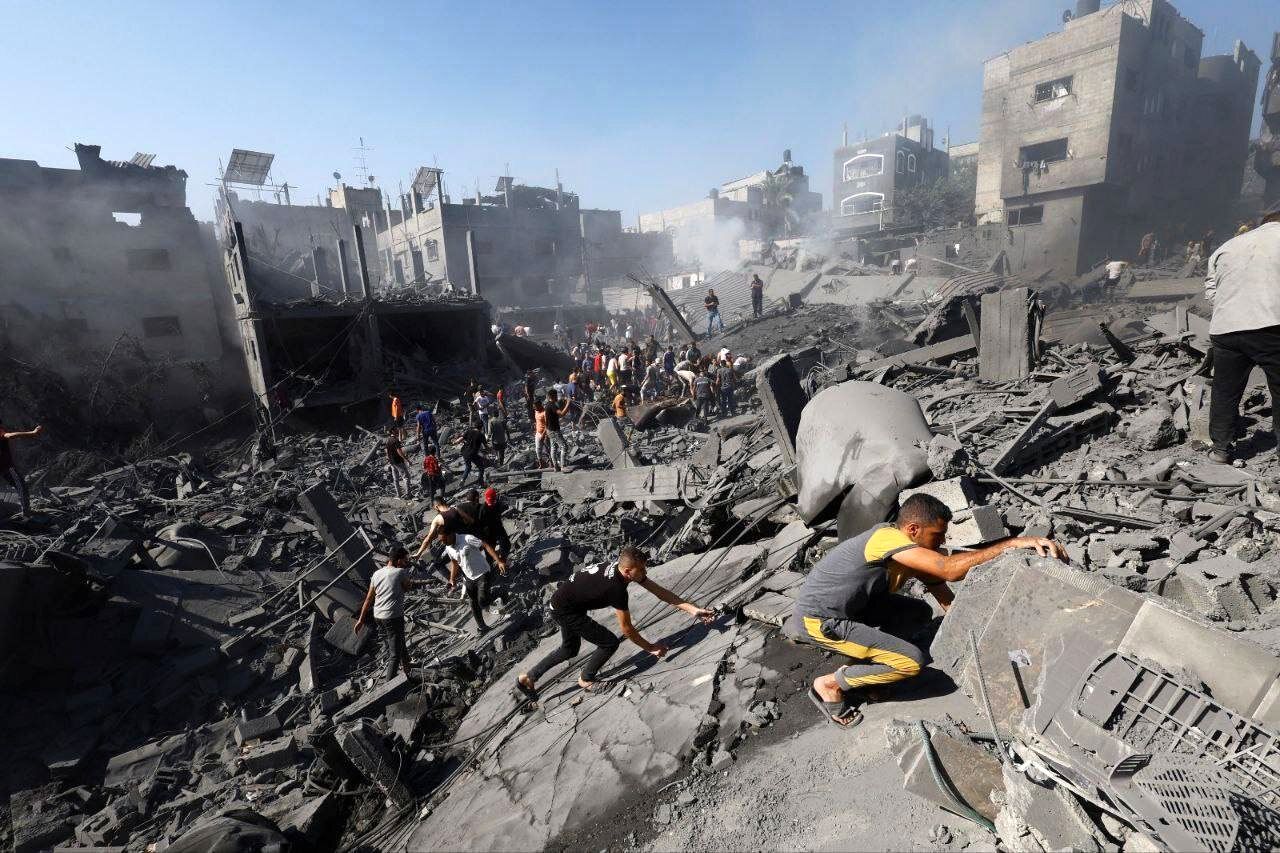  اسرائیل اطراف بیمارستان ناصر غزه بمباران کرد