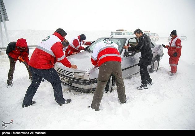 امدادرسانی هلال احمر در اتوبان تهران - قم