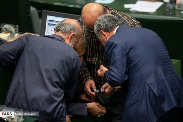 گوشی نمایندگان