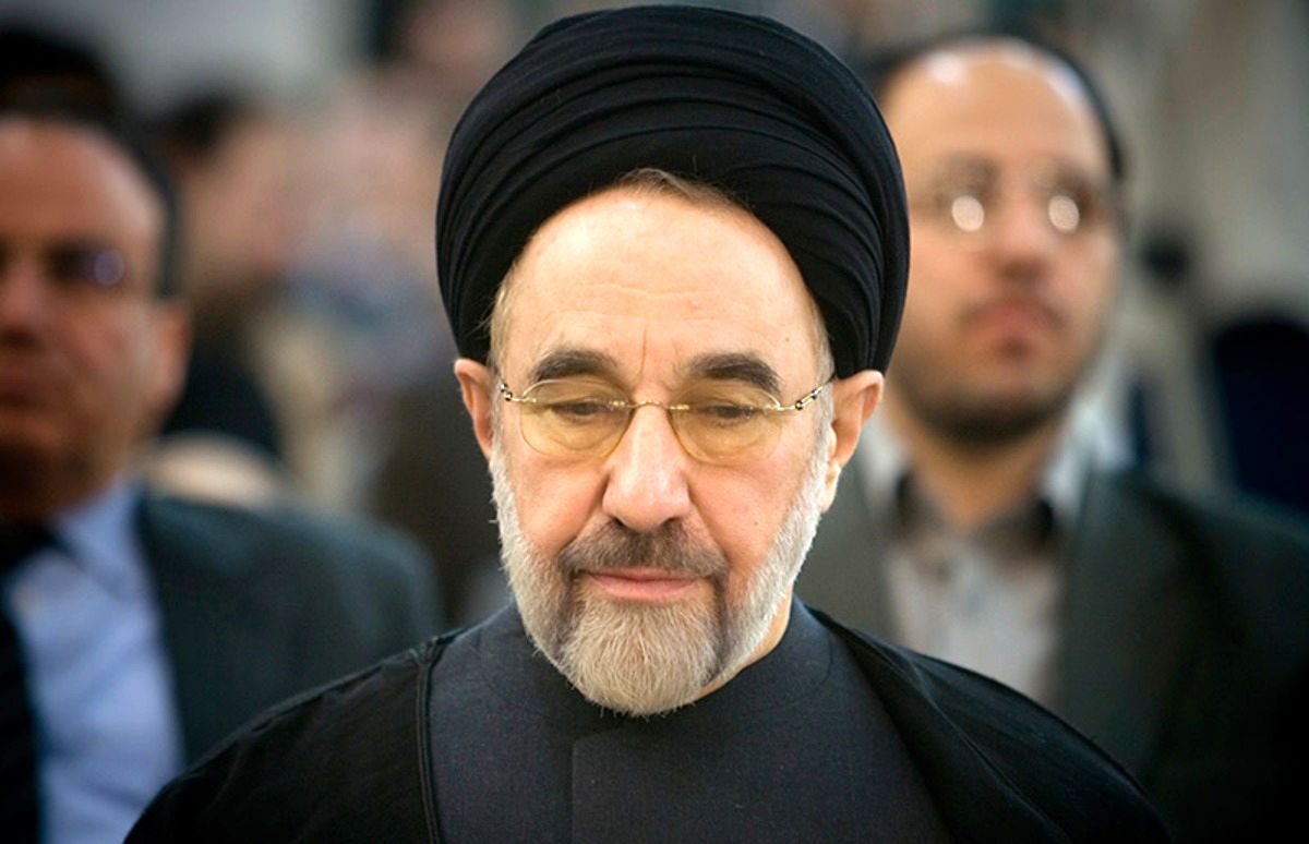 عصبانیت کیهان از رئیس دولت اصلاحات/ خاتمی برای آمریکا بیگاری می‌کند