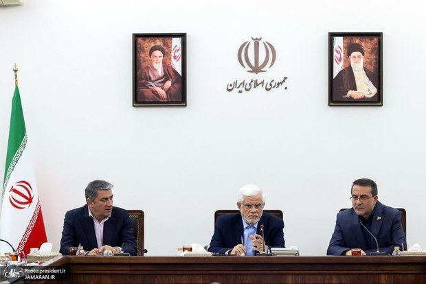 عارف: اصلاحات ساختاری، حیاتی است / همه مدیران دولت چهاردهم باید از مصوبات شورای عالی اداری دفاع کنند