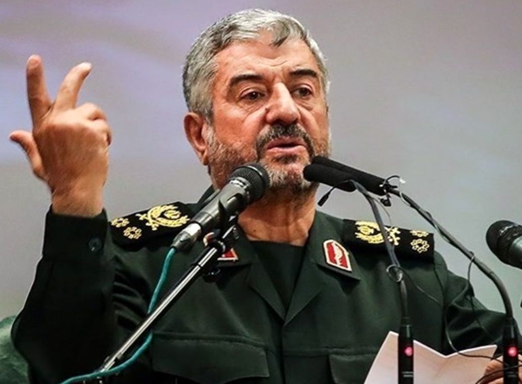 فرمانده سپاه: توانمندی‌های ایران به گوش ترامپ برسد از این غلط‌ها نمی‌کند