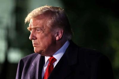 ترامپ: در روزهای اخیر با مقام‌های ارشد ایران در تماس بودم | تکرار ادعاها درباره سلاح هسته‌ای و کشتن معترضان