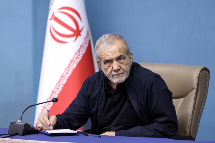 تصاویر | دیدار جمعی از اصلاح‌طلبان با پزشکیان