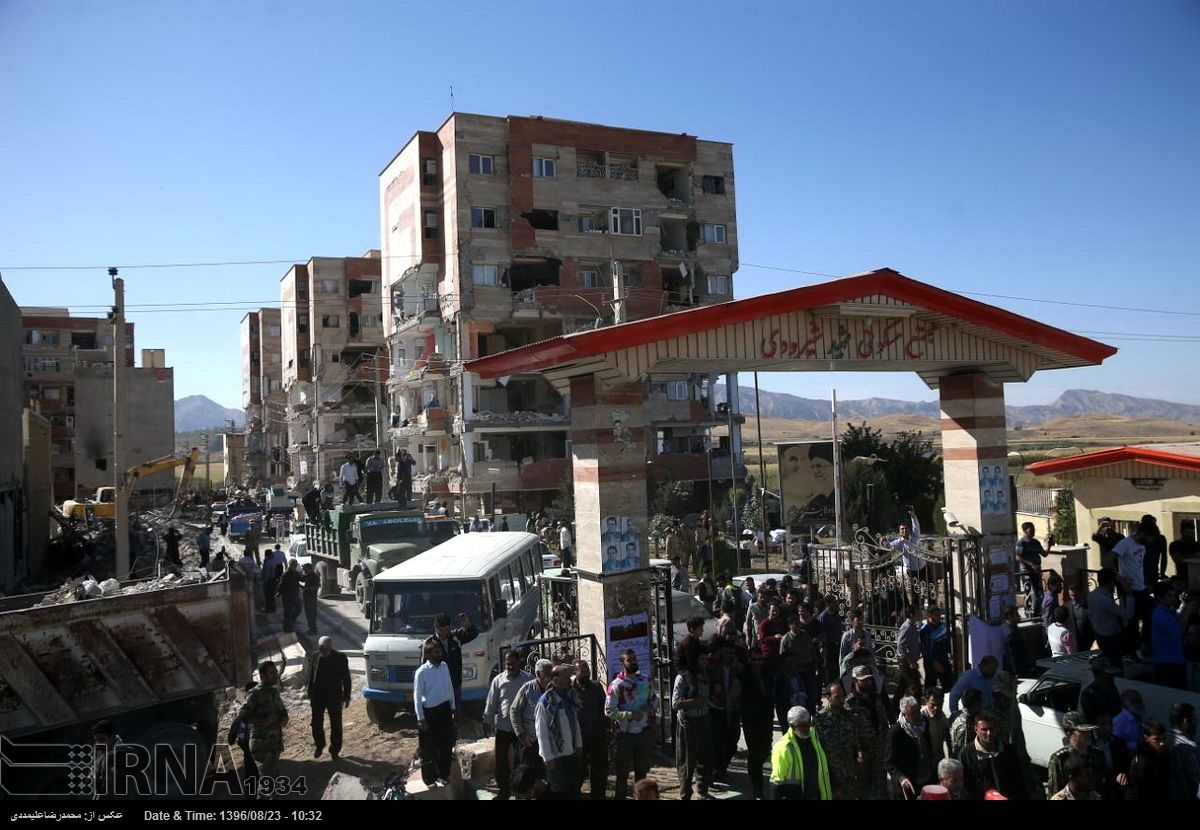 رئیس جمهوری در محل مسکن مهرهای تخریب شده در زلزله حاضر شد + عکس
