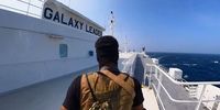 شهروندان یمنی روی کشتی توقیف شده اسرائیلی + فیلم