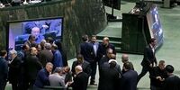 انتقاد تند یک روزنامه از عقب‌نشینی مجلس از استیضاح وزیر صمت