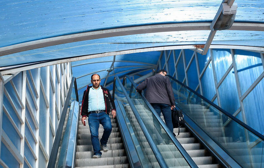 جمع آوری ۳۸ پله برقی پل عابر در تهران / به پله‌های معمولی برمی گردیم؟