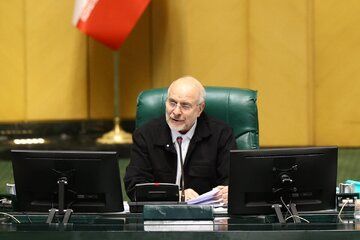 اتمام حجت قالیباف با تندروی‌ها درباره ابلاغ قانون حجاب/ اصل ماجرا موضوع حجاب نیست، مساله را سیاسی کرده‌اید