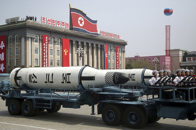 کره شمالی موشک بالستیک میان برد ضد زیردریایی پرتاب می کند؟+ عکس