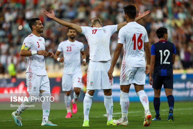 منتخب تصاویر نخستین حضور قانونی زنان ایرانی در ورزشگاه آزادی