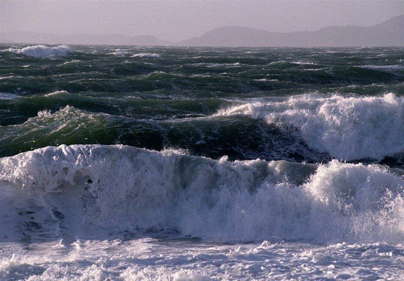 هواشناسی هشدار داد؛ افزایش ارتفاع امواج دریای خزر و خلیج‌فارس