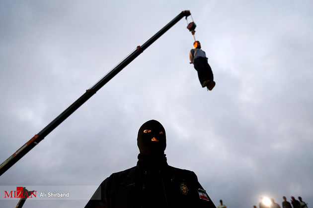 عکس های کامل مراسم اعدام قاتل آتنا اصلانی