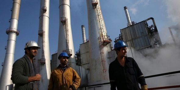بازار جهانی نفت، نگران بسته شدن تنگه هرمز توسط ایران/ سرمایه گذاران در جستجوی «داراییِ امن» هستند
