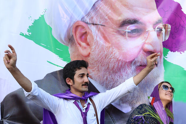 تصاویر همایش حامیان روحانی در ورزشگاه شهید شیرودی