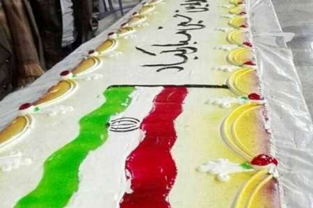 بزرگترین کیک تولد انقلاب در مشهد