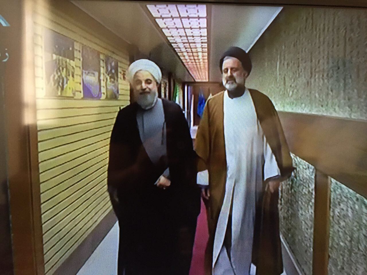 حضور کاندیداها در صدا و سیما برای برگزاری مناظره + عکس
