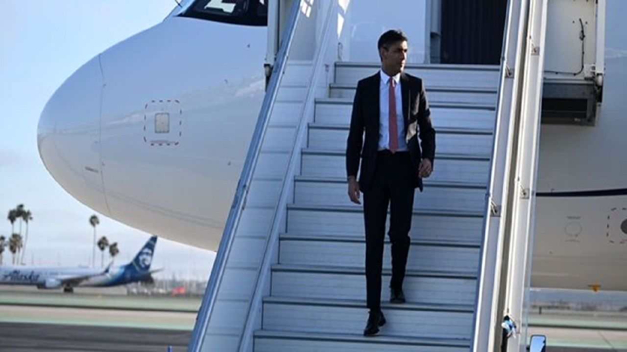 هواپیمای پوششی برای نخست وزیر بریتانیا / ریشی سوناک با هواپیمای باری به اسرائیل رفت + فیلم