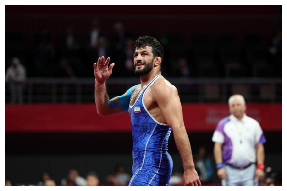 پرتاب گوشی برای سلفی با حسن یزدانی + فیلم