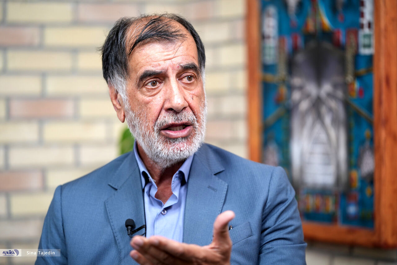 محمدرضا باهنر: عده‌ای در کشور می‌توانند بگویند که با تعطیل کردن برنامه هسته‌ای مخالفیم، اما نباید بگویند قالیباف دارد خیانت می‌کند/ من بازنشسته شده‌ام