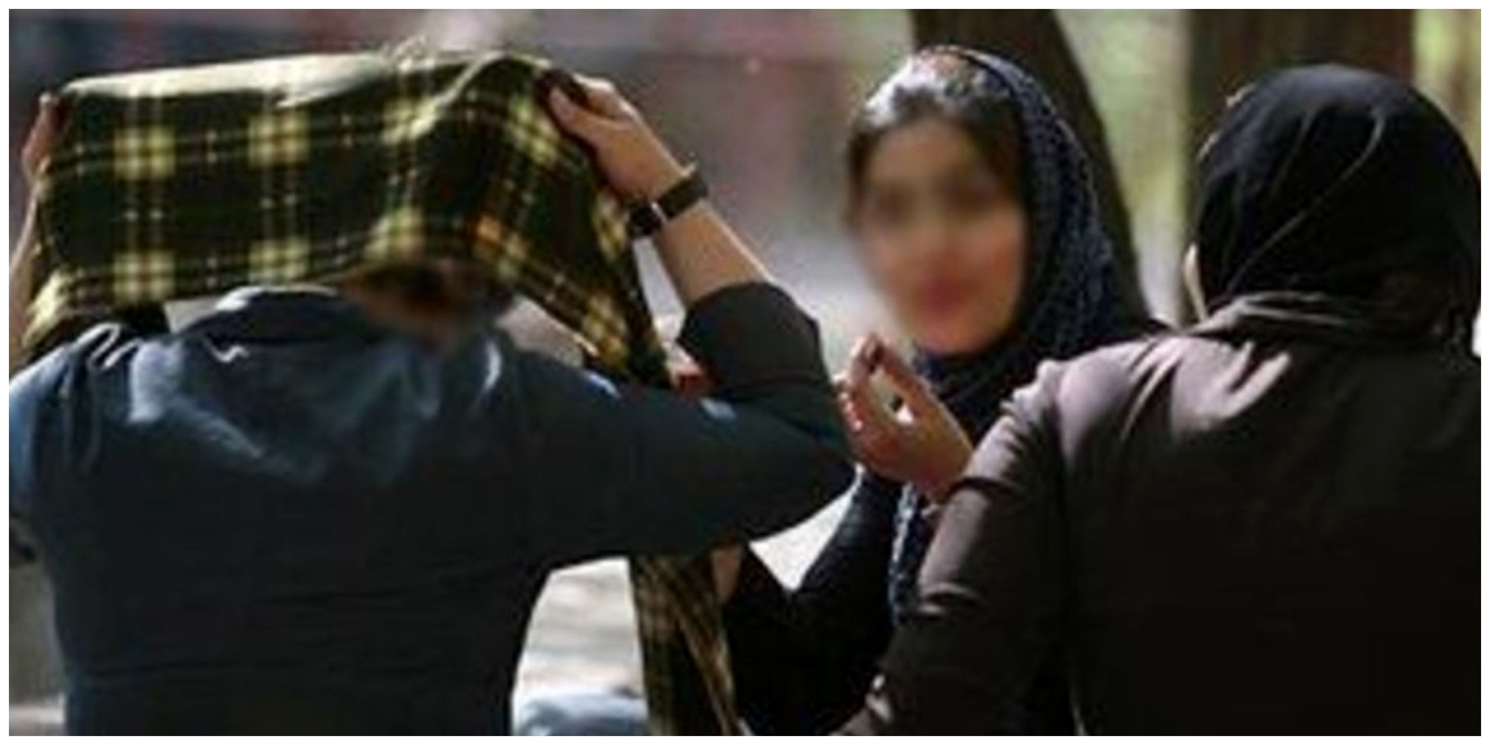 بنر جنجالی حجاب در بازارمشهد سوژه شد+ عکس