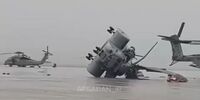 واژگونی غافلگیرکننده ده‌ها بالگرد بر اثر طوفان و تندباد + فیلم
