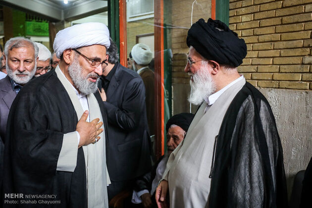 تصاویر مراسم ختم همسر آیت الله علم الهدی