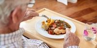 مصرف این غذاها برای سالمندان ممنوع